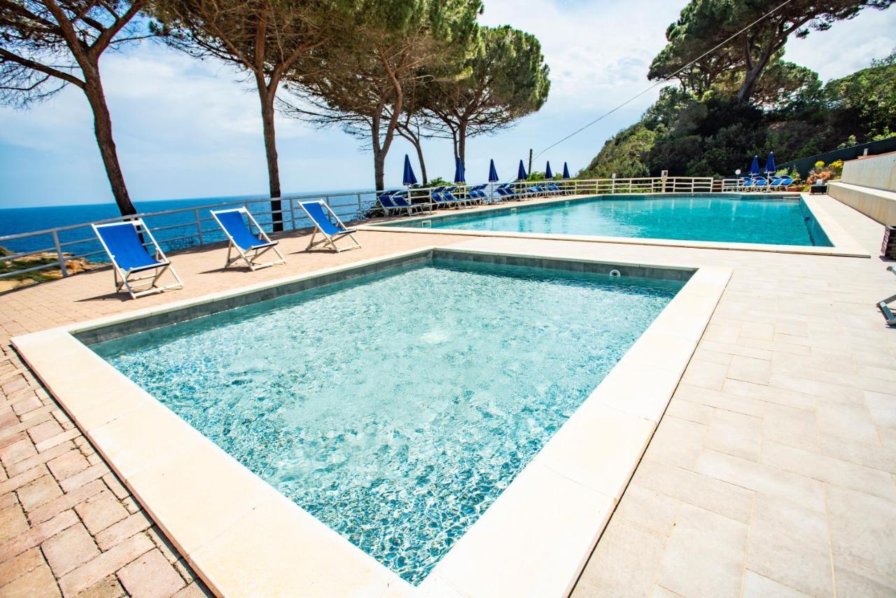 Residence Reale Porto Azzurro Esterno foto