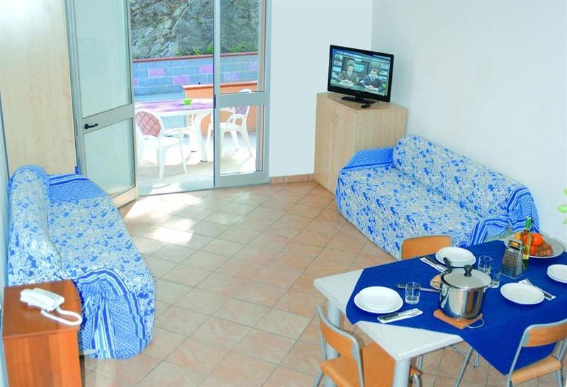 Residence Reale Porto Azzurro Esterno foto